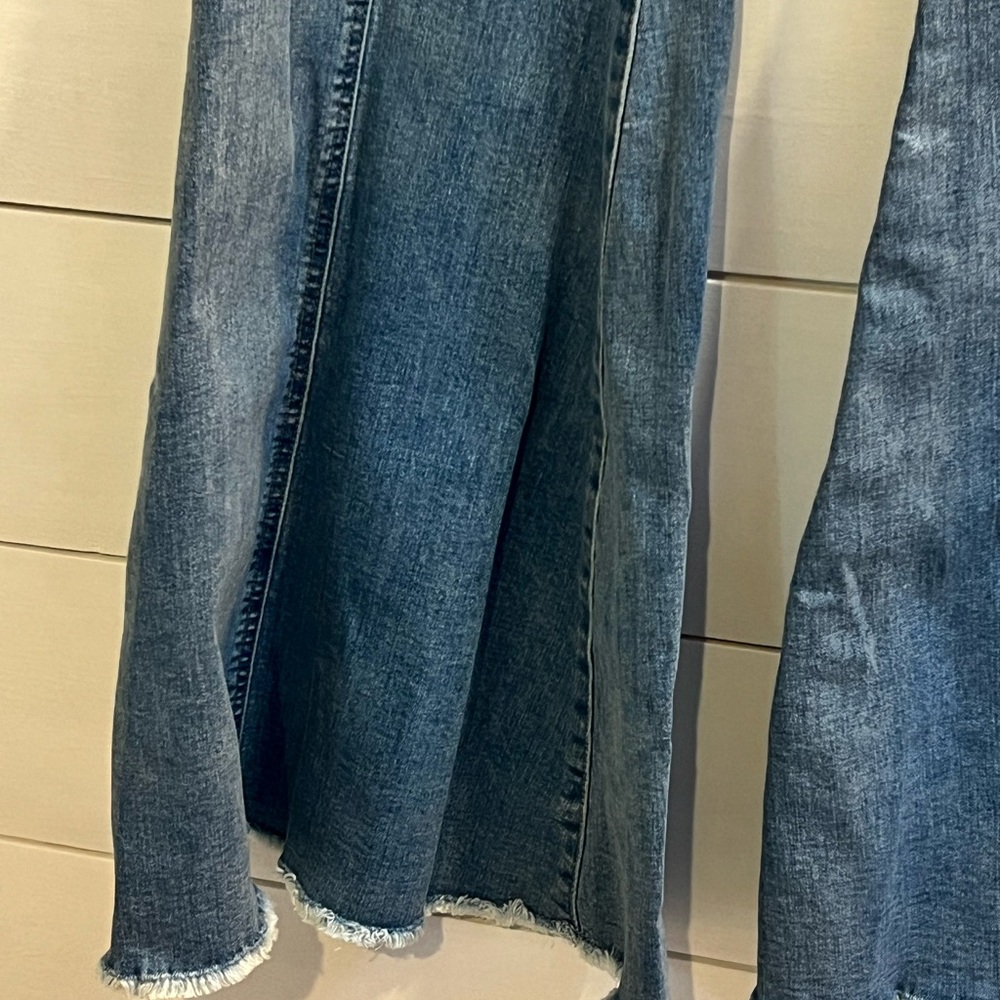 Akira super flare jeans size 7 New with tags - Picture 2 of 3